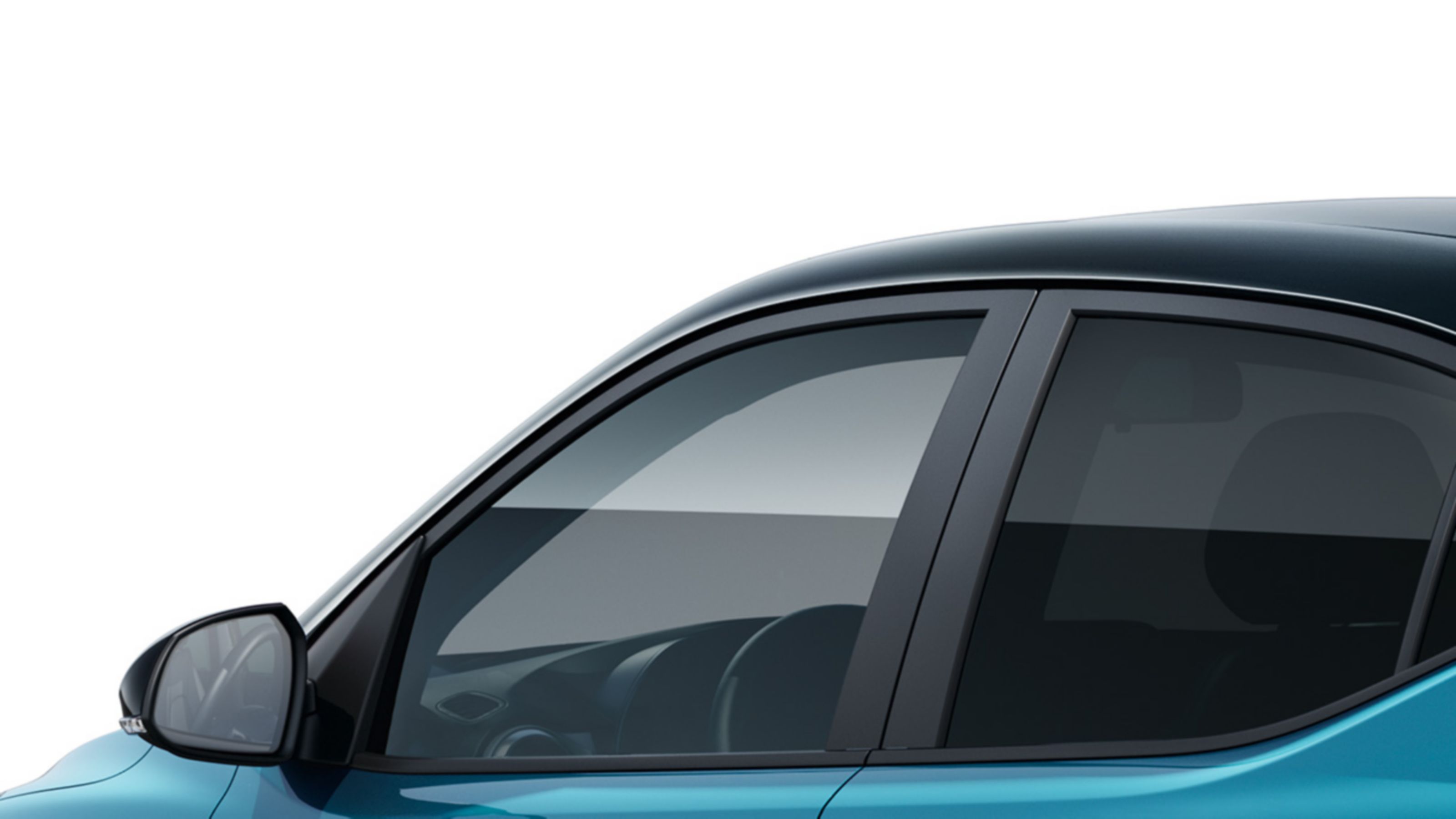Keep the heat out and stay private with the tinted rear windows of the Hyundai i10.