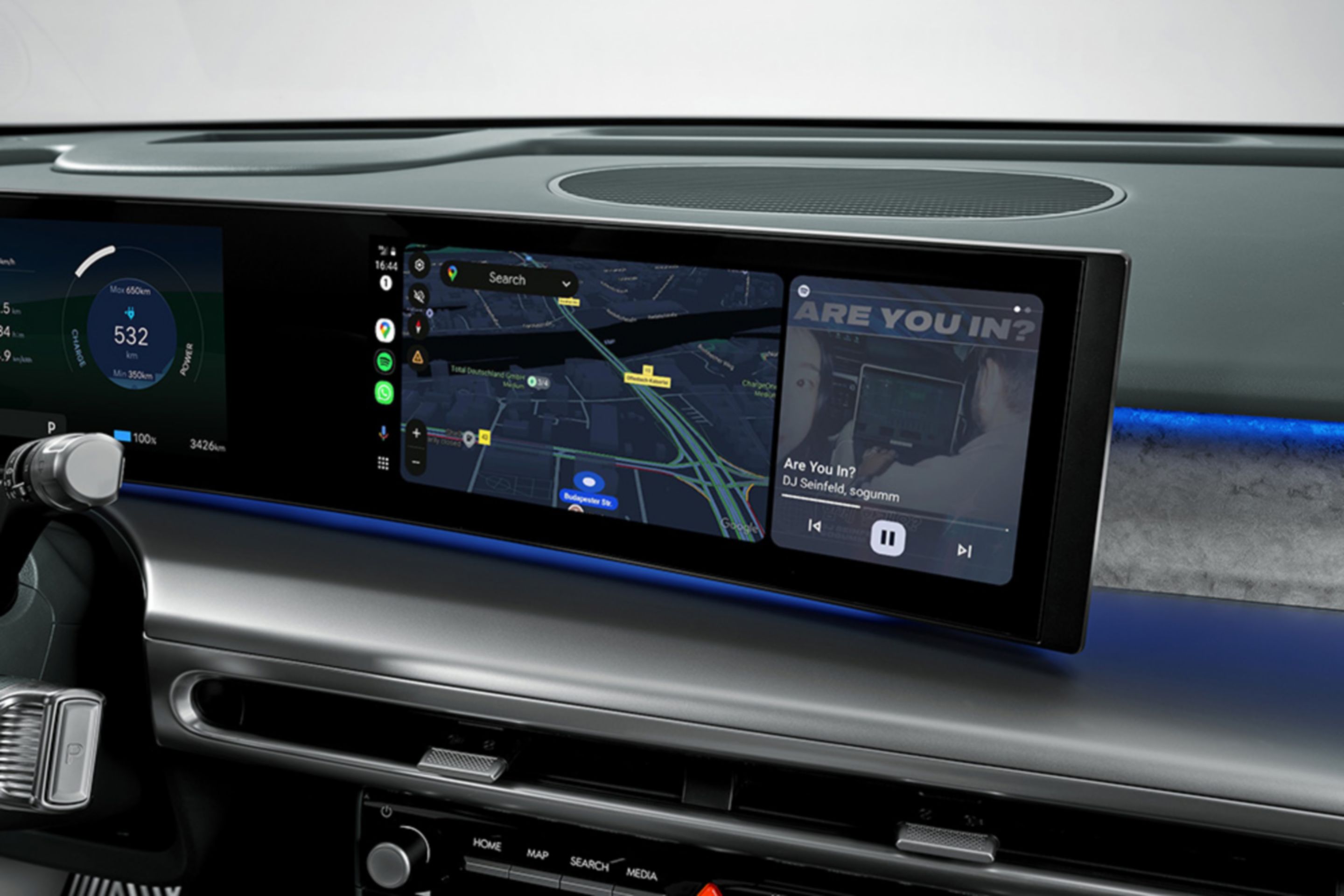 Apple CarPlay™ and Android Auto™ &nbsp;on the big centre screen Hyundai IONIQ 9.