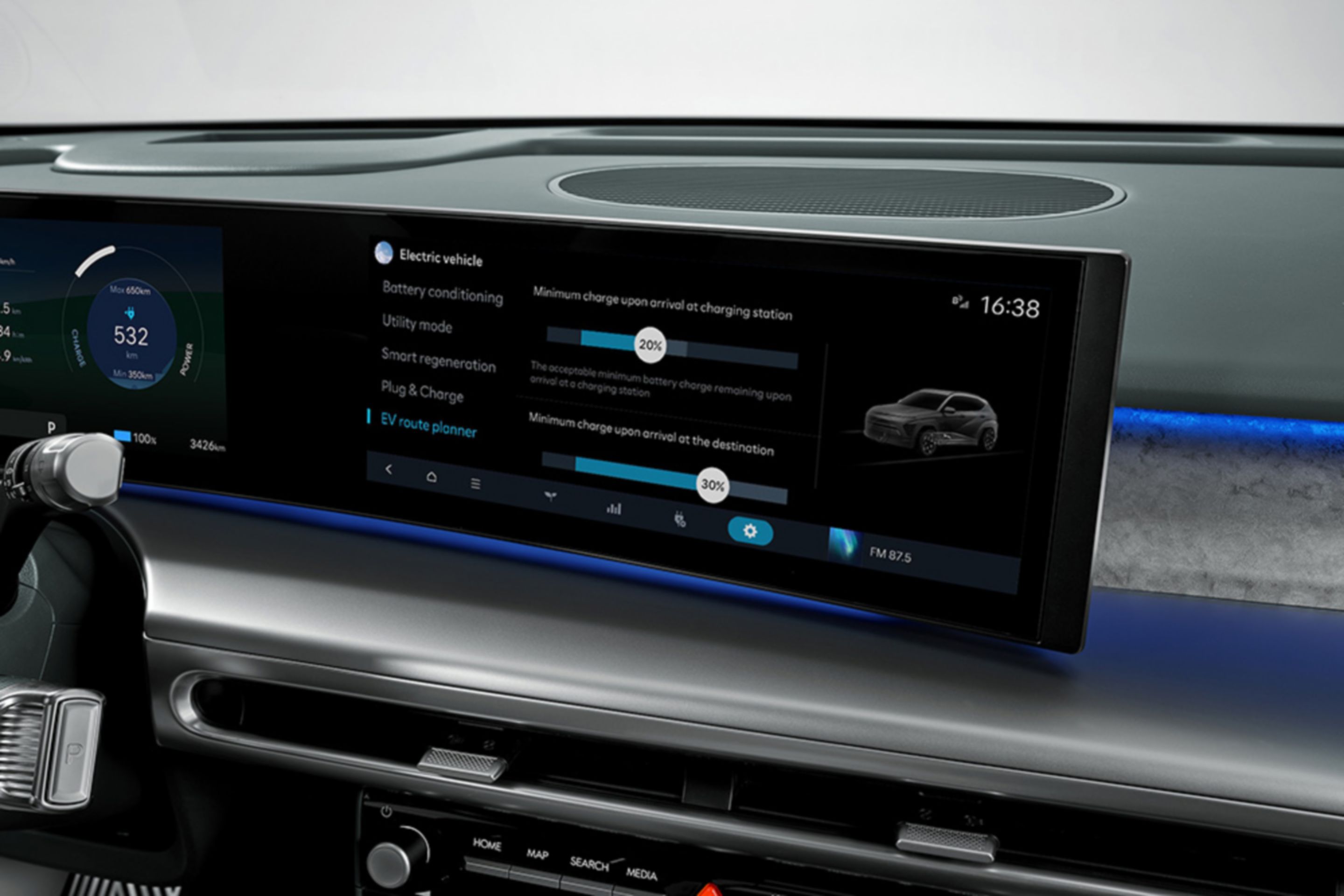 Hyundai IONIQ 9 featuring cloud-connected EV routing on the curved display.
