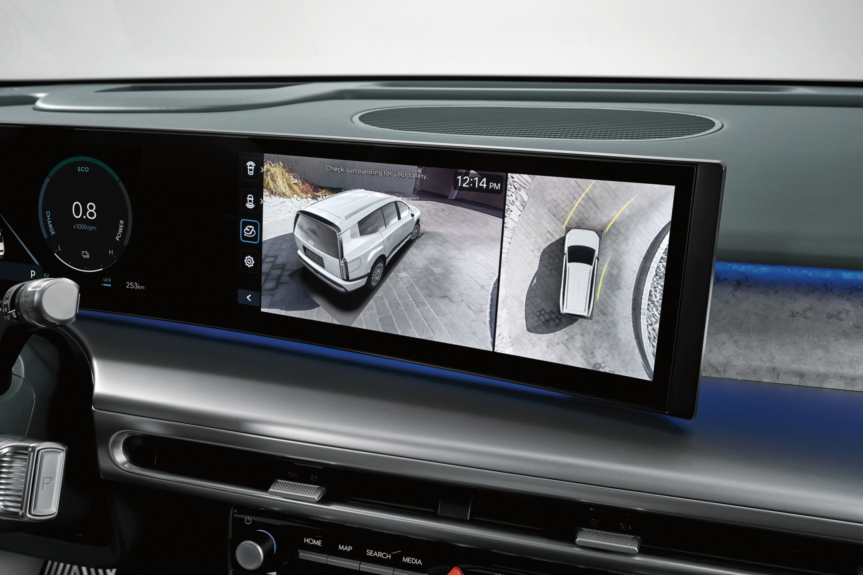 Surround View Monitor on the centre screen of the Hyundai IONIQ 9.&nbsp;