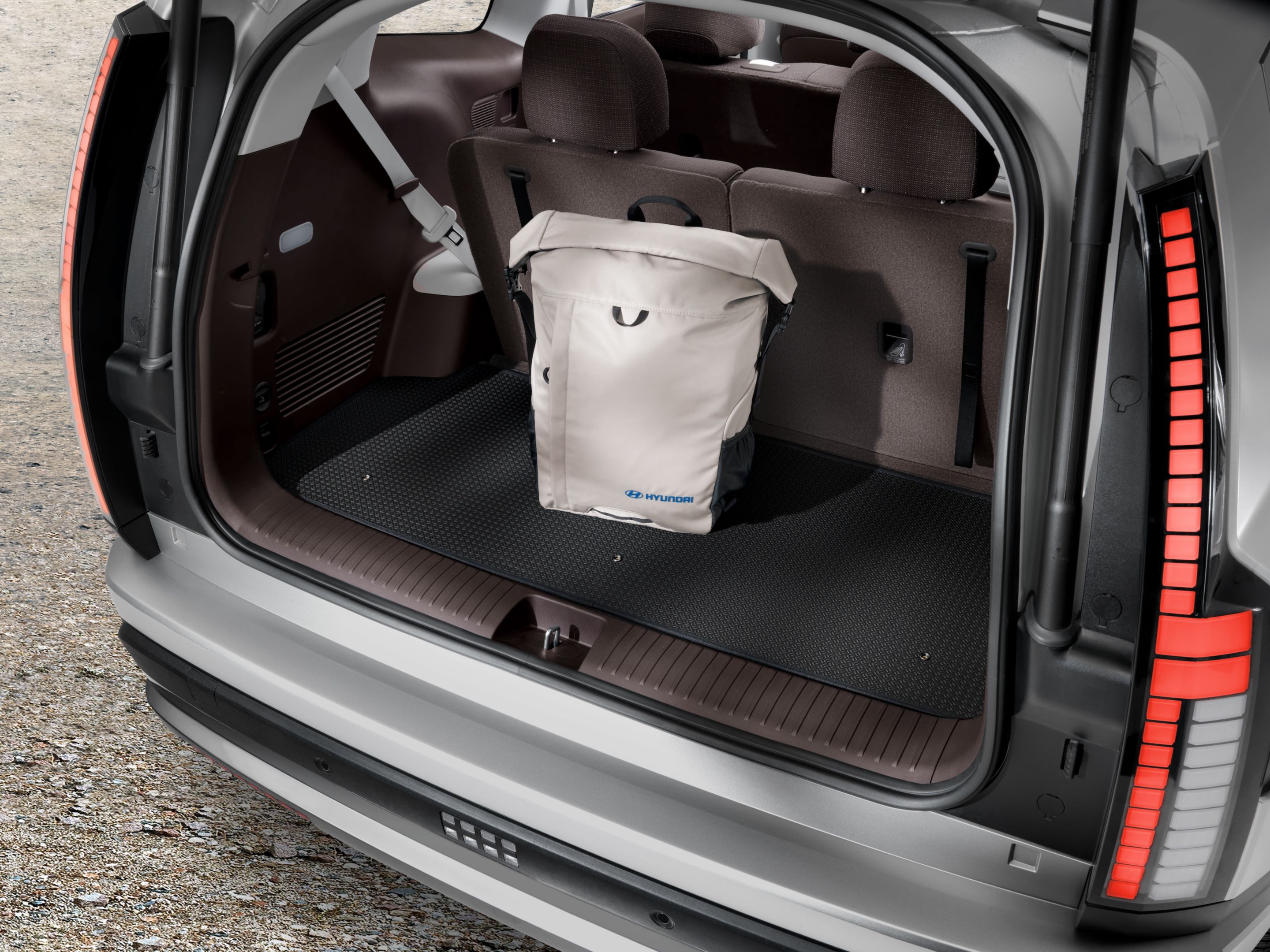 Hyundai IONIQ 9 Trunk mat protection accessory.